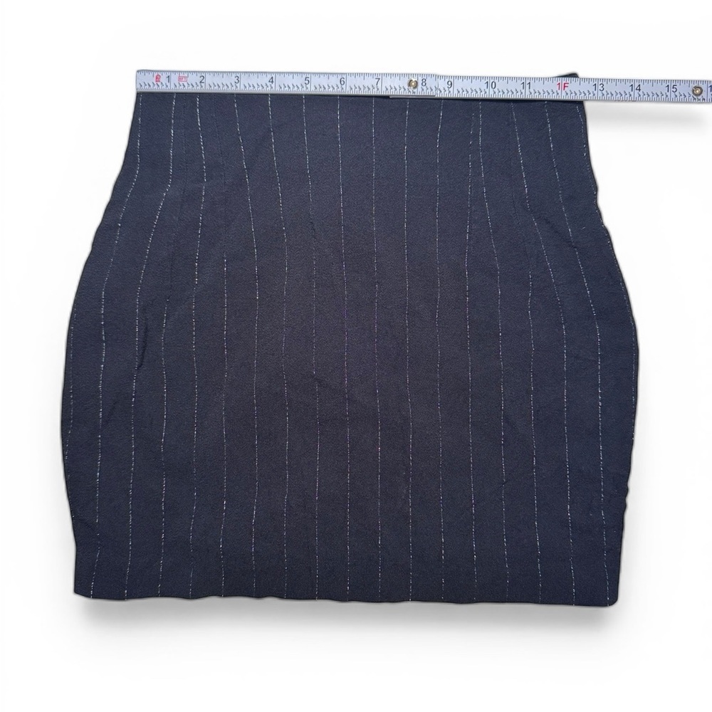 Vintage Y2K Caché Skirt Black Silver Pinstripe Mini - Picture 4 of 5